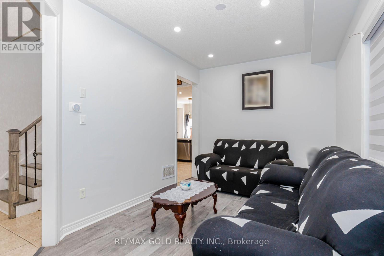 Upper Level Only - 93 Footbridge Crescent, Brampton, Ontario  L6R 0T9 - Photo 6 - W13227608