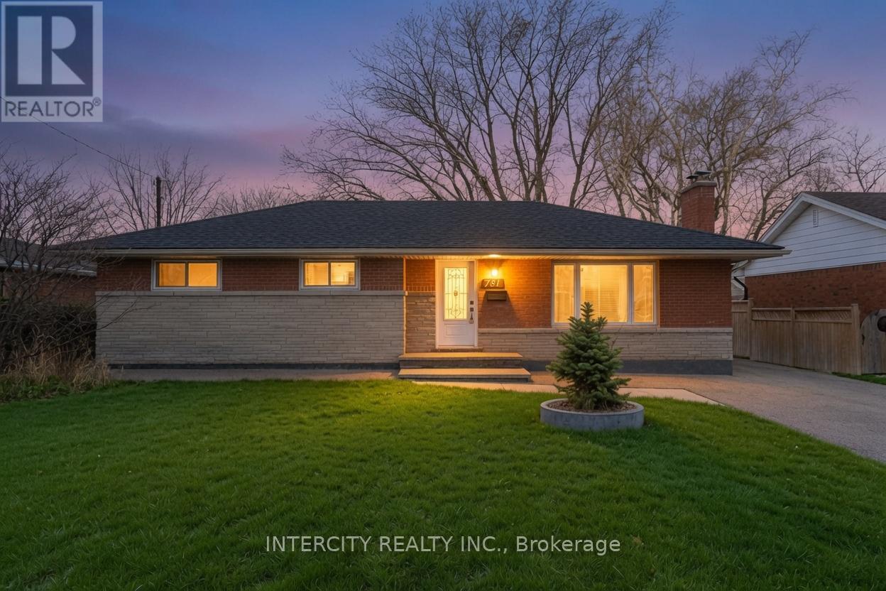 781 DRURY LANE, Burlington, Ontario