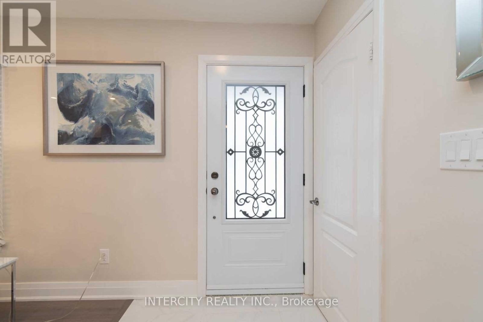 781 Drury Lane, Burlington, Ontario  L7R 2Y1 - Photo 4 - W13227660
