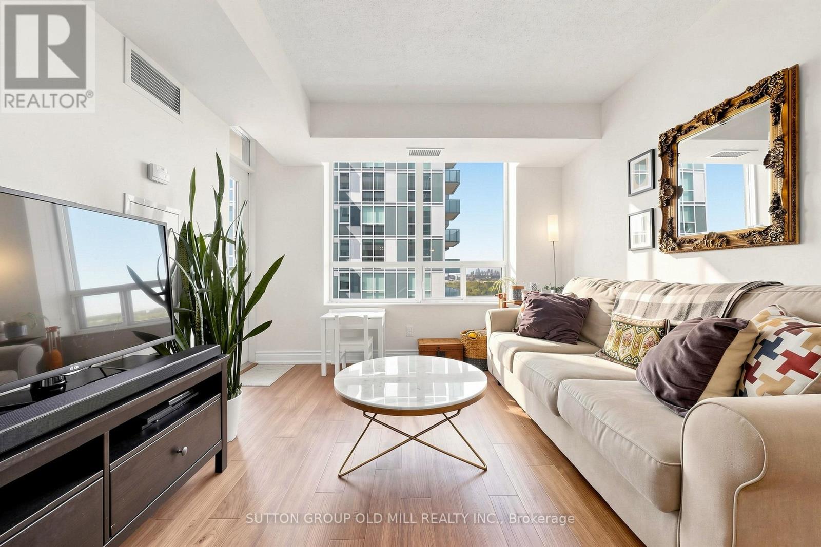 1716 - 5233 Dundas Street W, Toronto (Islington-City Centre West), Ontario  M9B 6M1 - Photo 2 - W13227672
