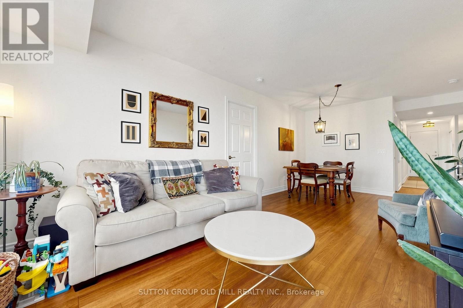1716 - 5233 Dundas Street W, Toronto (Islington-City Centre West), Ontario  M9B 6M1 - Photo 3 - W13227672