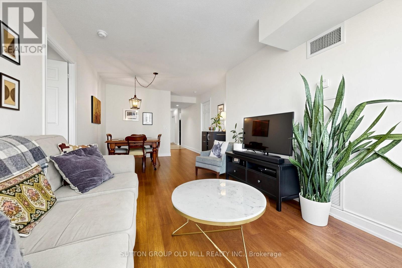 1716 - 5233 Dundas Street W, Toronto (Islington-City Centre West), Ontario  M9B 6M1 - Photo 4 - W13227672