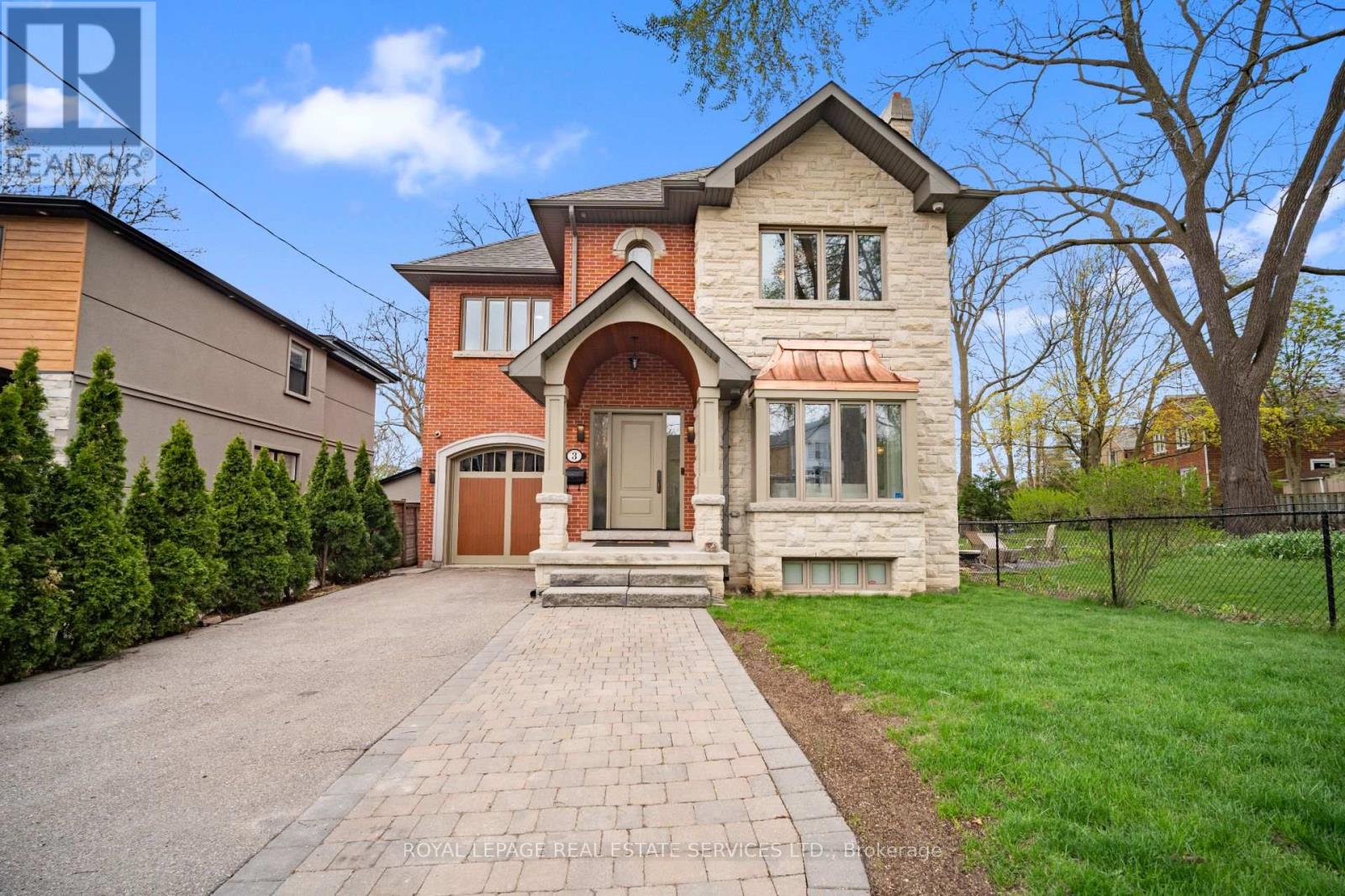 3 DONNYBROOK LANE, Toronto, Ontario