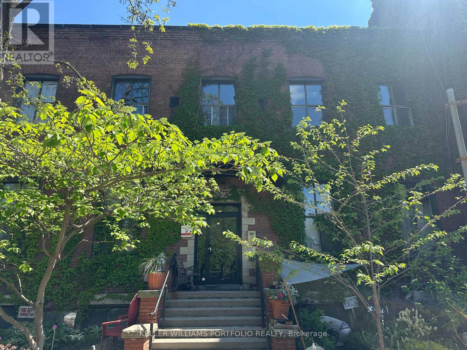 122 - 347 SORAUREN AVENUE, Toronto, Ontario