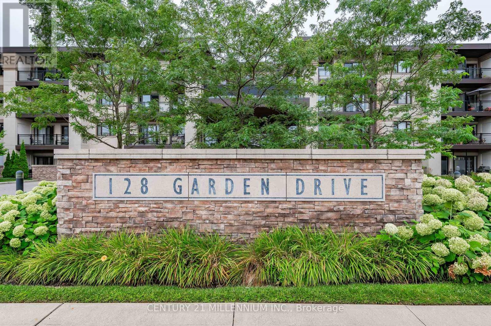 119 - 128 Garden Drive, Oakville, Ontario  L6K 0H7 - Photo 2 - W13227786