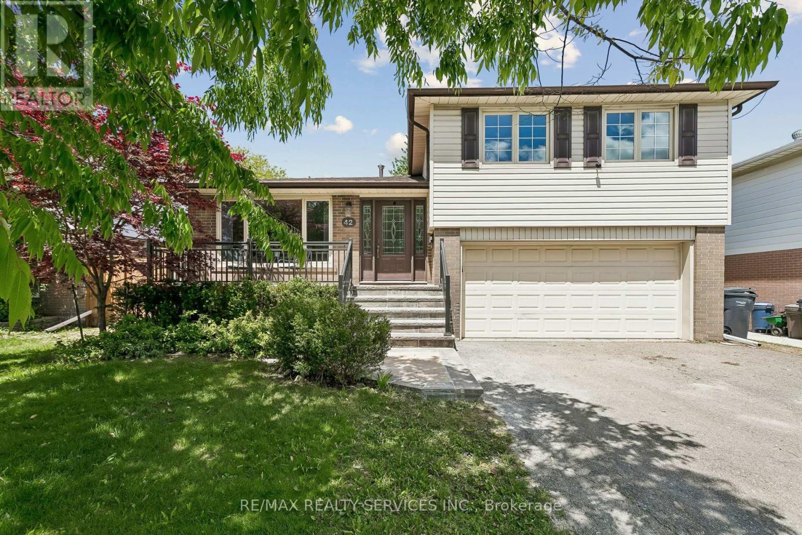 42 Watson Crescent, Brampton (Brampton East), Ontario  L6W 1E7 - Photo 1 - W13227826