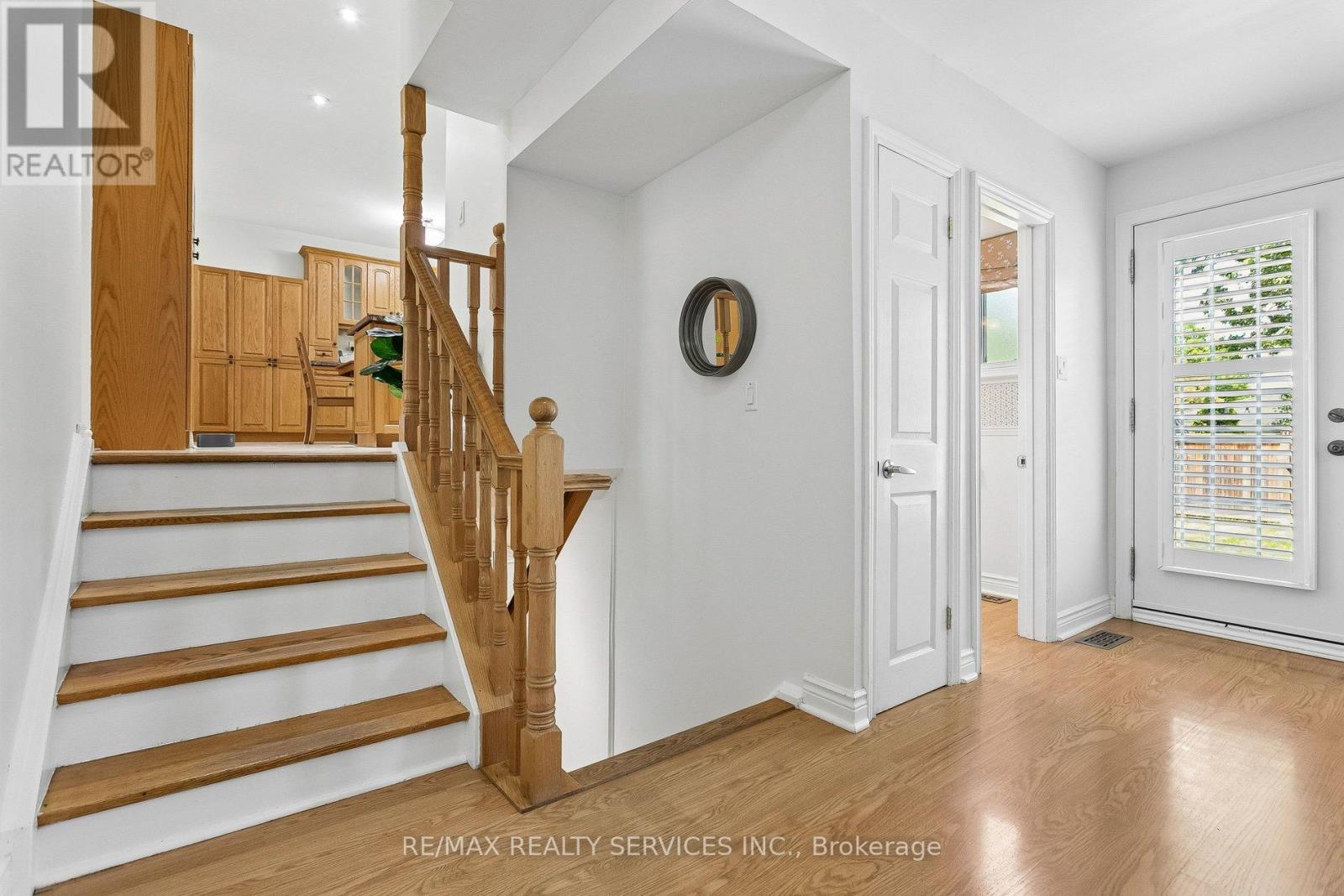 42 Watson Crescent, Brampton (Brampton East), Ontario  L6W 1E7 - Photo 33 - W13227826