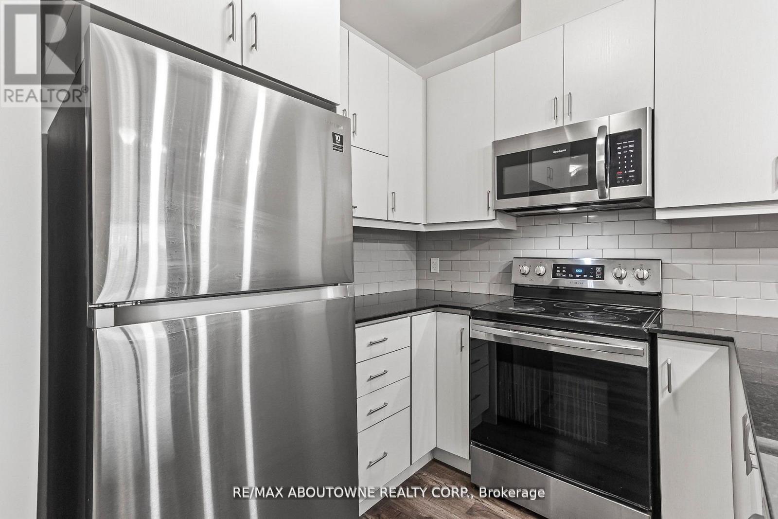 121 - 102 Grovewood Common, Oakville, Ontario  L6H 0X2 - Photo 6 - W13227874