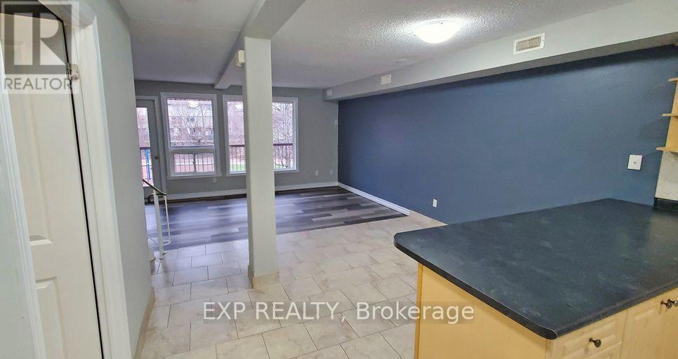 3 - 246 Lakeshore Road, St. Catharines, Ontario  L2M 1R6 - Photo 2 - X13228054