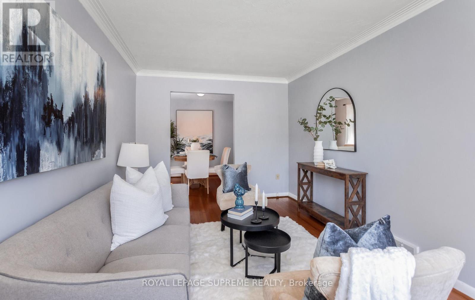 16 East Drive, Toronto, Ontario  M6N 2N7 - Photo 4 - W13227906