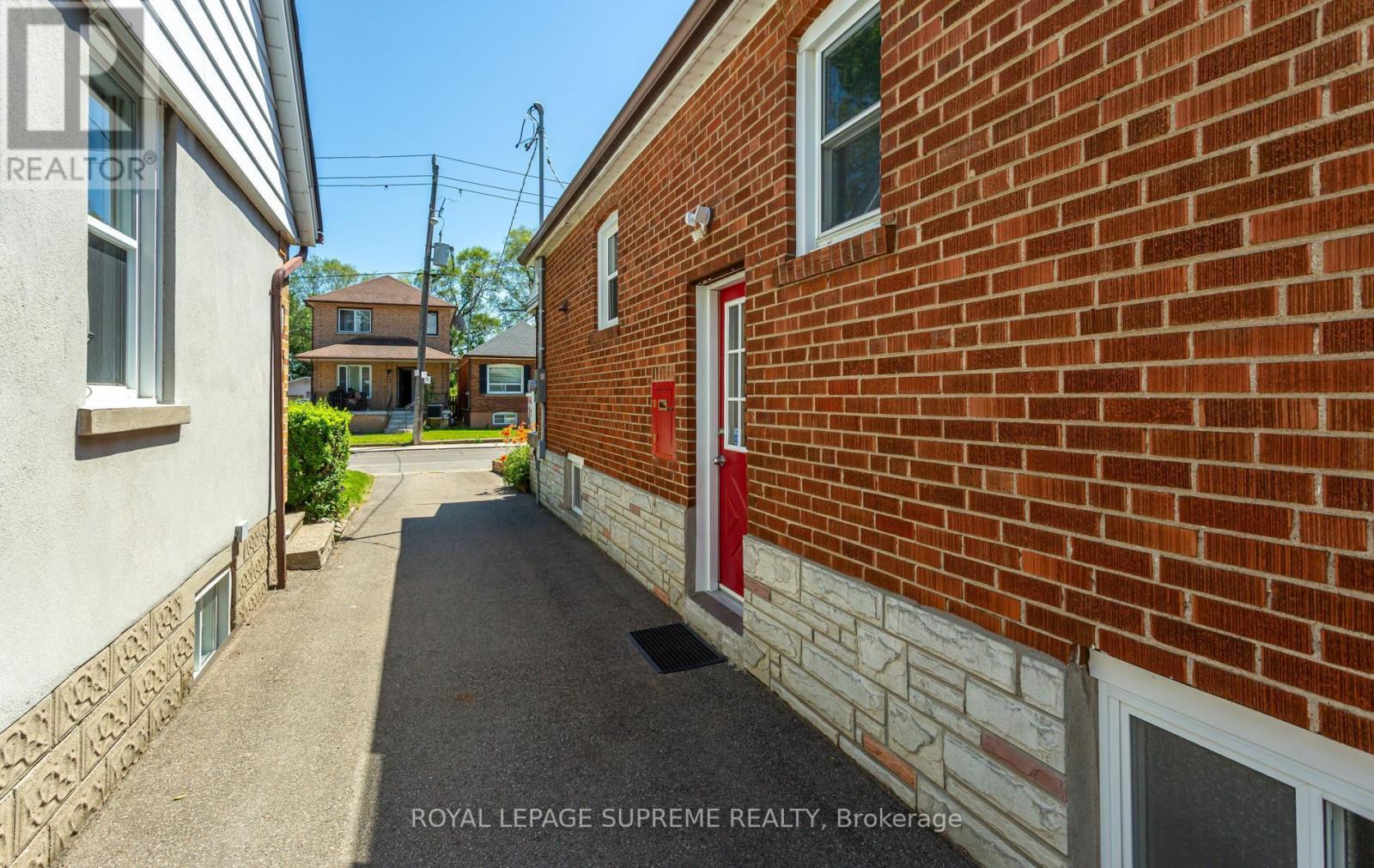 16 East Drive, Toronto, Ontario  M6N 2N7 - Photo 40 - W13227906