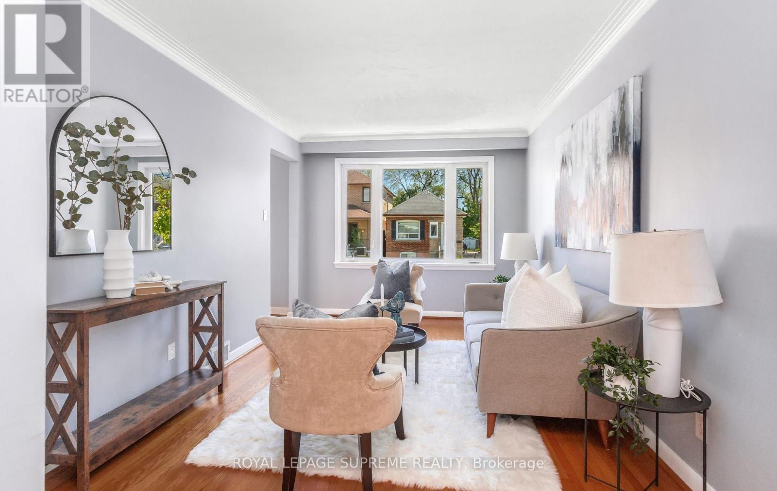 16 East Drive, Toronto, Ontario  M6N 2N7 - Photo 5 - W13227906