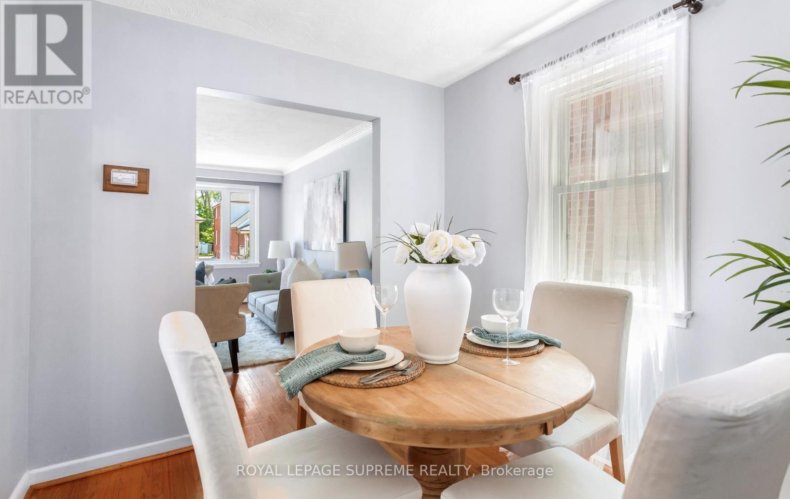 16 East Drive, Toronto, Ontario  M6N 2N7 - Photo 9 - W13227906