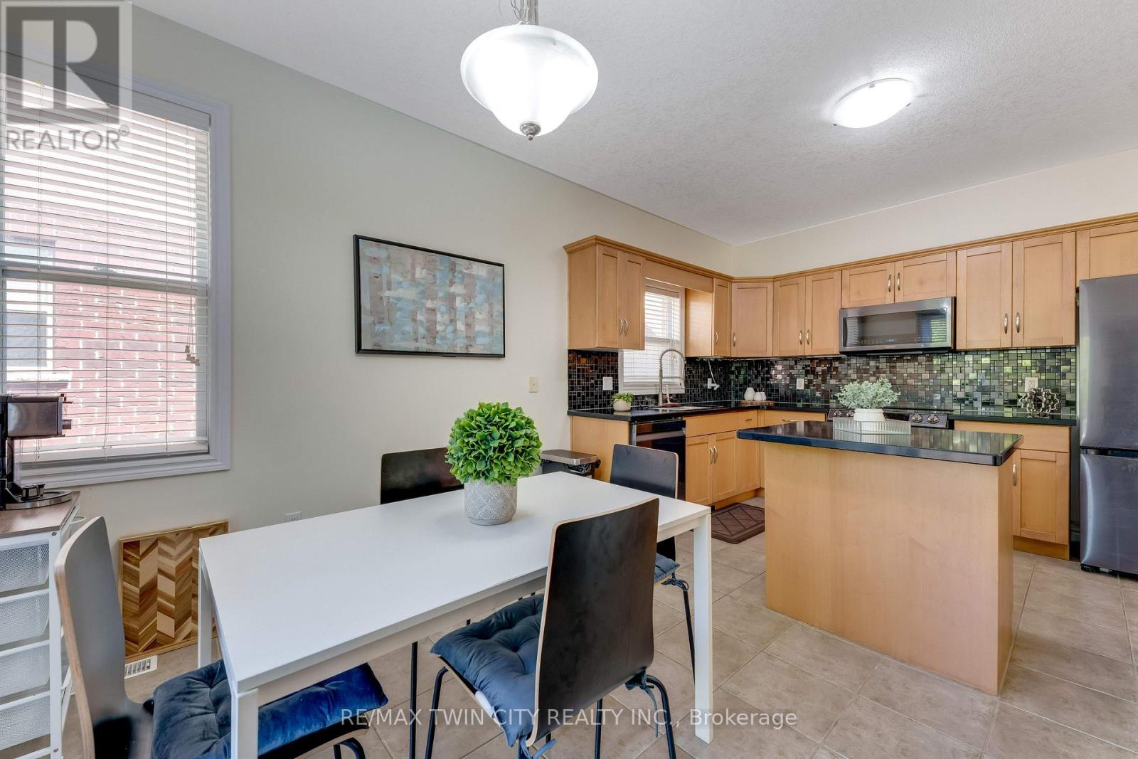27 Tremaine Drive, Kitchener, Ontario  N2A 4L9 - Photo 13 - X13227830