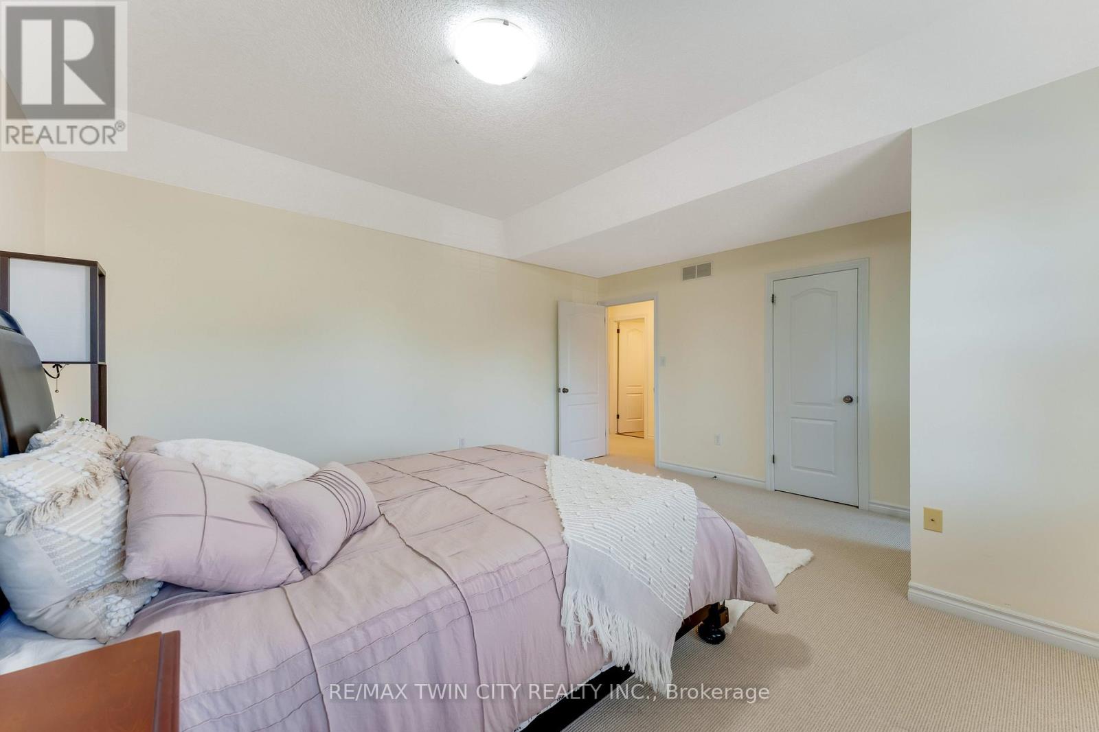 27 Tremaine Drive, Kitchener, Ontario  N2A 4L9 - Photo 20 - X13227830