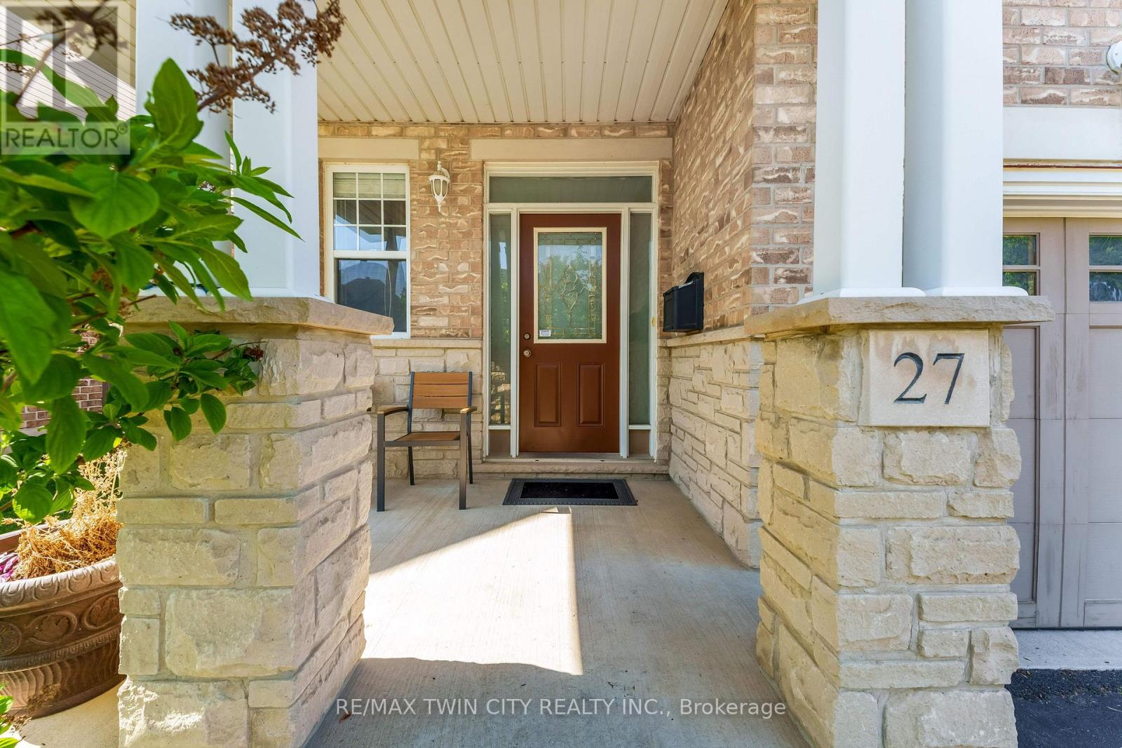 27 Tremaine Drive, Kitchener, Ontario  N2A 4L9 - Photo 3 - X13227830