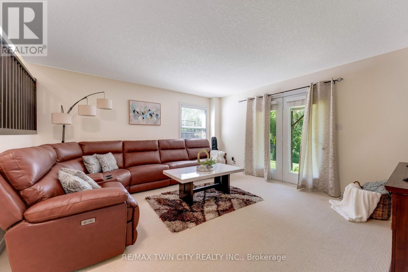 27 Tremaine Drive, Kitchener, Ontario  N2A 4L9 - Photo 8 - X13227830