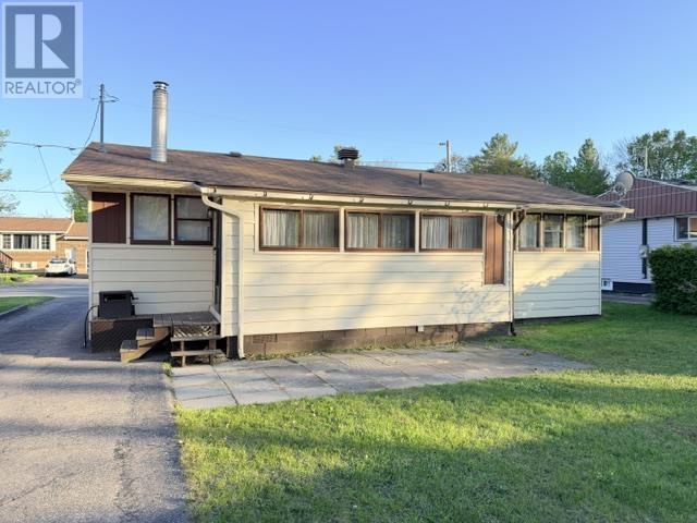 1050 Long St, Spragge, Ontario P0R 1K0 - Photo 5 - SM261269