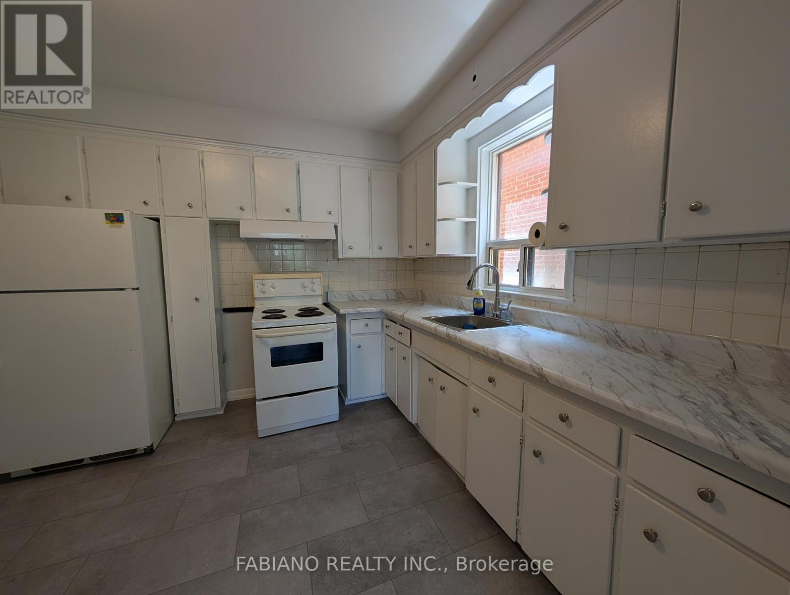 2 - 5 Hertford Avenue, Toronto, Ontario  M6M 1S1 - Photo 7 - W13227226