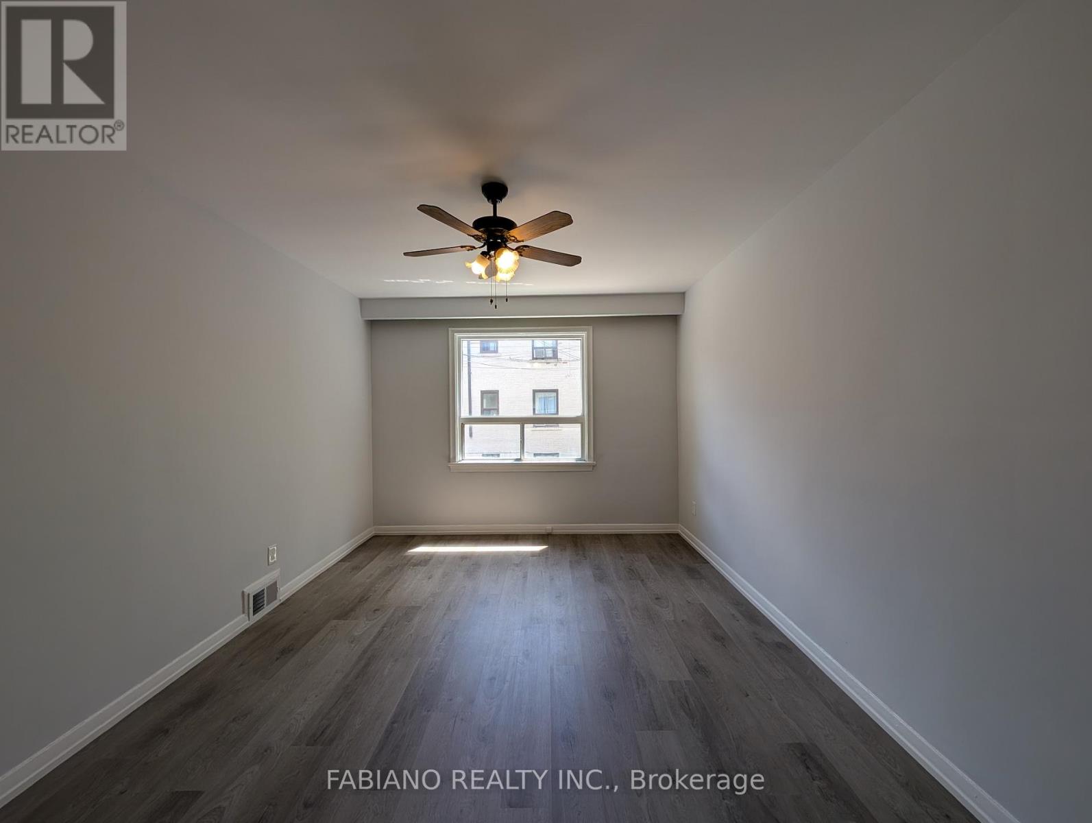 2 - 5 Hertford Avenue, Toronto, Ontario  M6M 1S1 - Photo 11 - W13227226