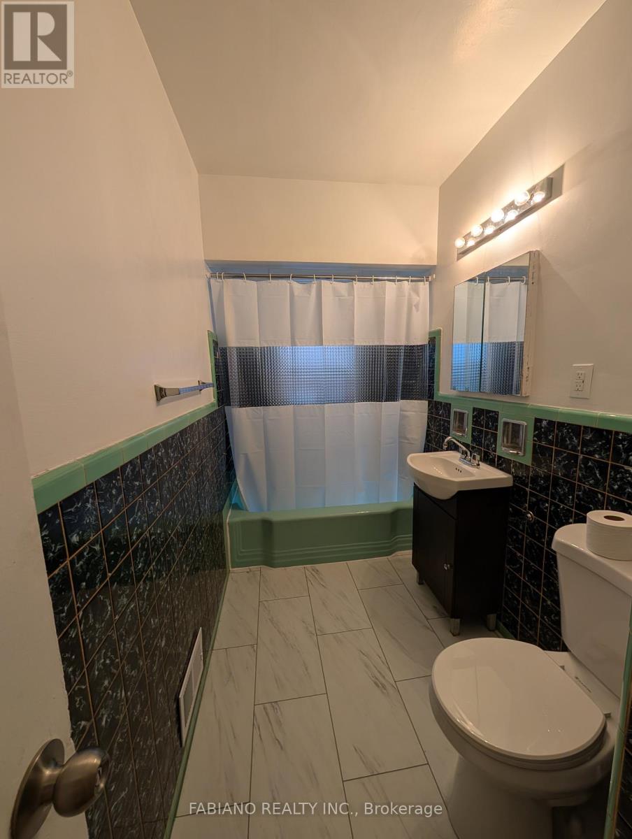 2 - 5 Hertford Avenue, Toronto, Ontario  M6M 1S1 - Photo 20 - W13227226