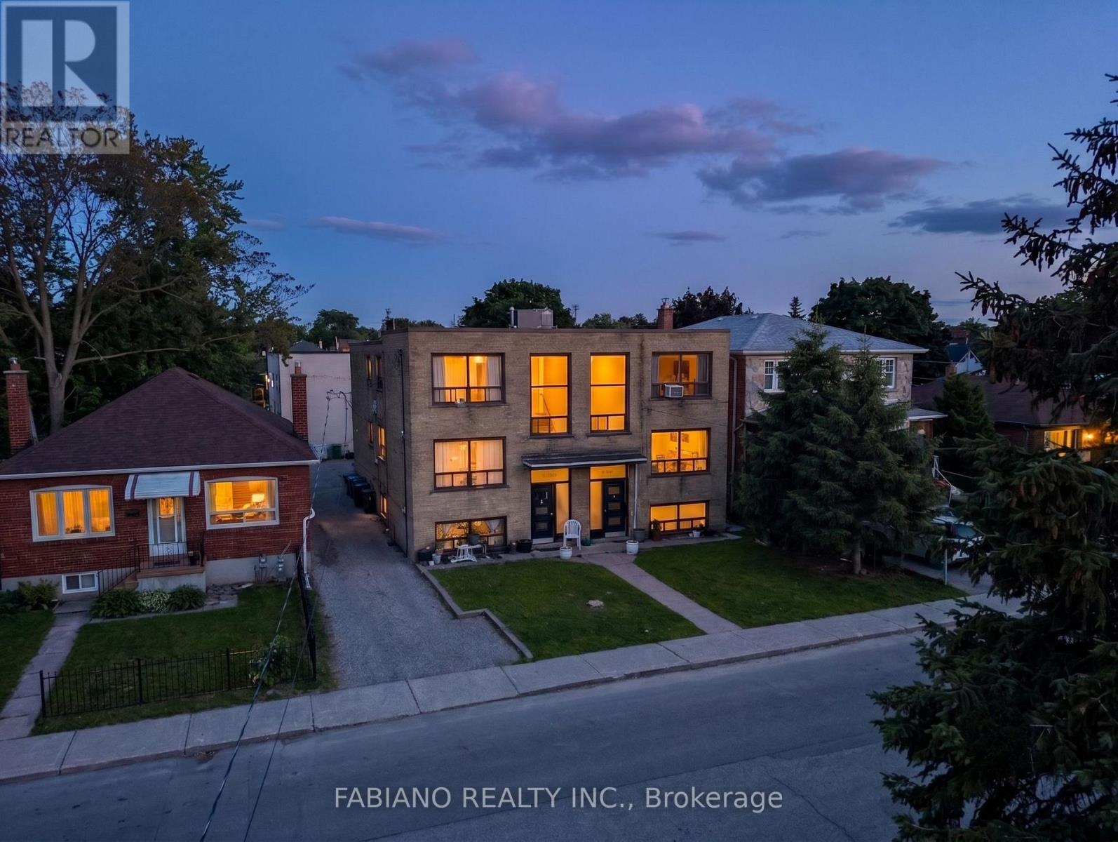 2 - 5 Hertford Avenue, Toronto, Ontario  M6M 1S1 - Photo 22 - W13227226