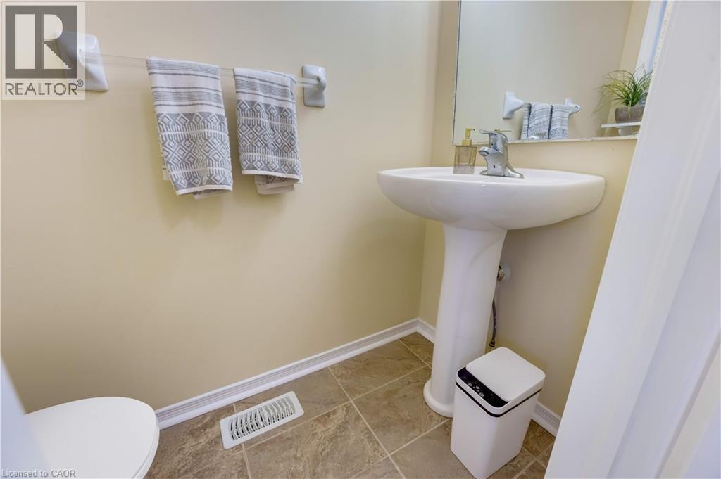 538 Beaumont Crescent, Kitchener, Ontario  N2A 0A9 - Photo 14 - 40834248