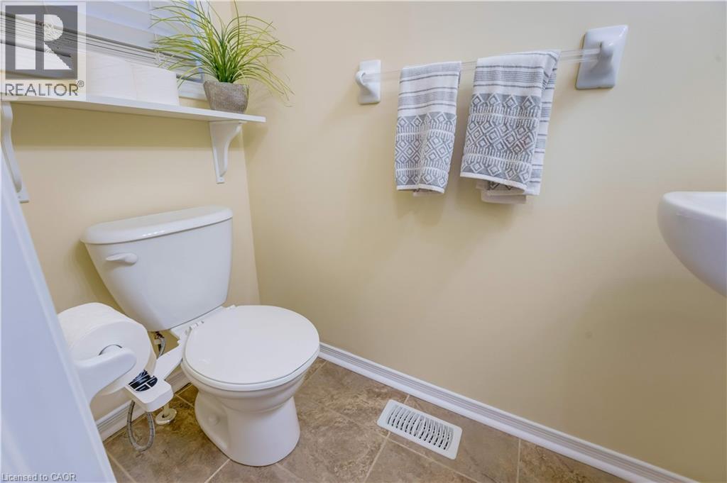 538 Beaumont Crescent, Kitchener, Ontario  N2A 0A9 - Photo 15 - 40834248