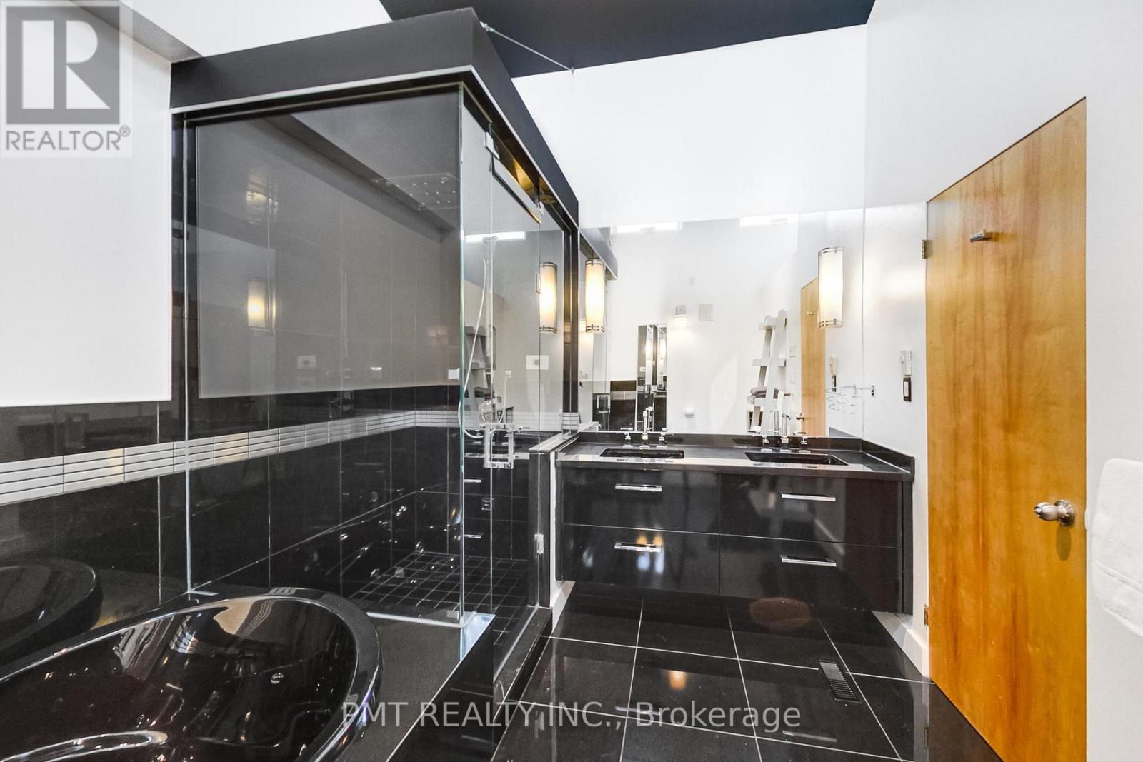 210 - 676 Richmond Street W, Toronto, Ontario  M6J 1C3 - Photo 31 - C13228046