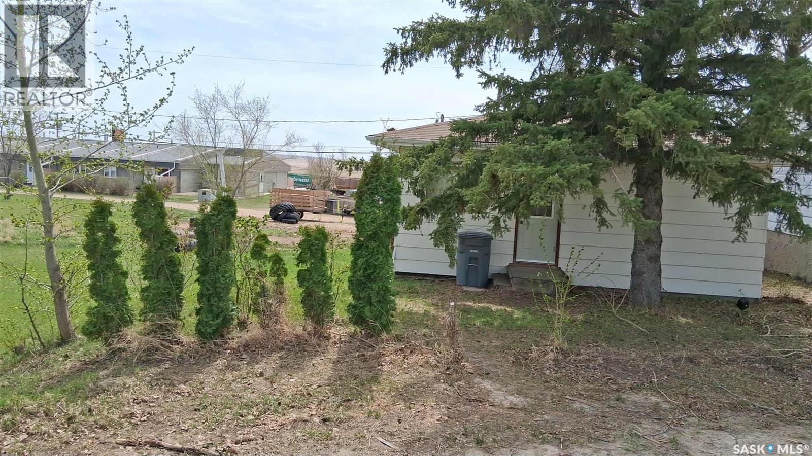 112 1st Avenue N, Beechy, Saskatchewan  S0L 0C0 - Photo 2 - SK037736
