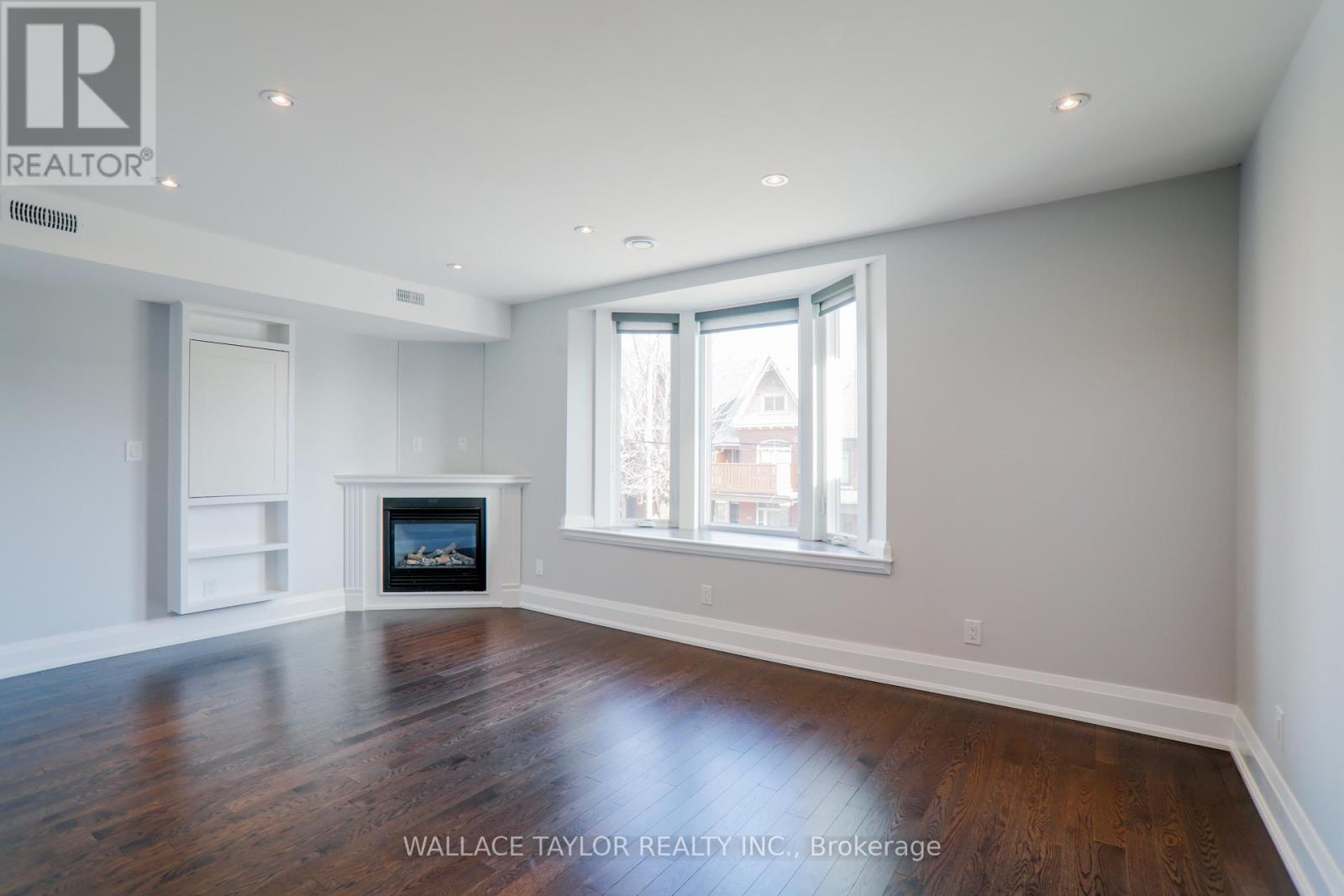 Upper - 148 Carlaw Avenue, Toronto, Ontario  M4M 2R9 - Photo 10 - E13228024