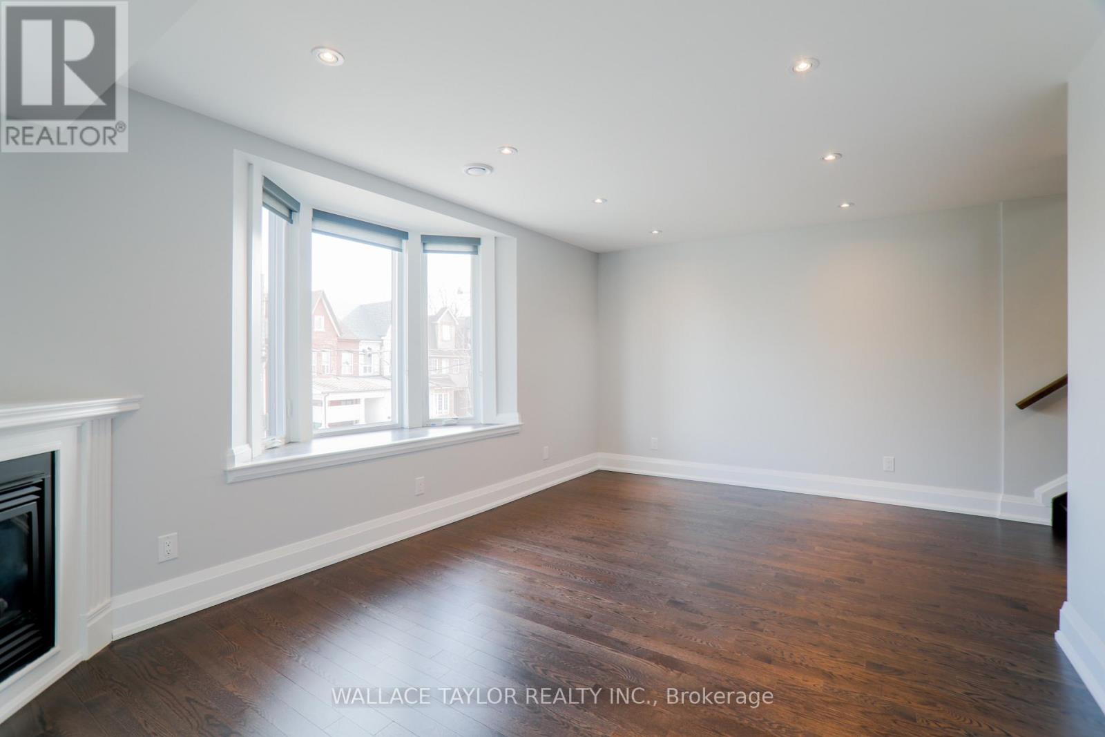 Upper - 148 Carlaw Avenue, Toronto, Ontario  M4M 2R9 - Photo 11 - E13228024