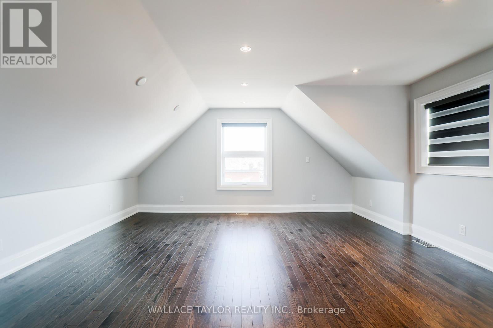 Upper - 148 Carlaw Avenue, Toronto, Ontario  M4M 2R9 - Photo 16 - E13228024