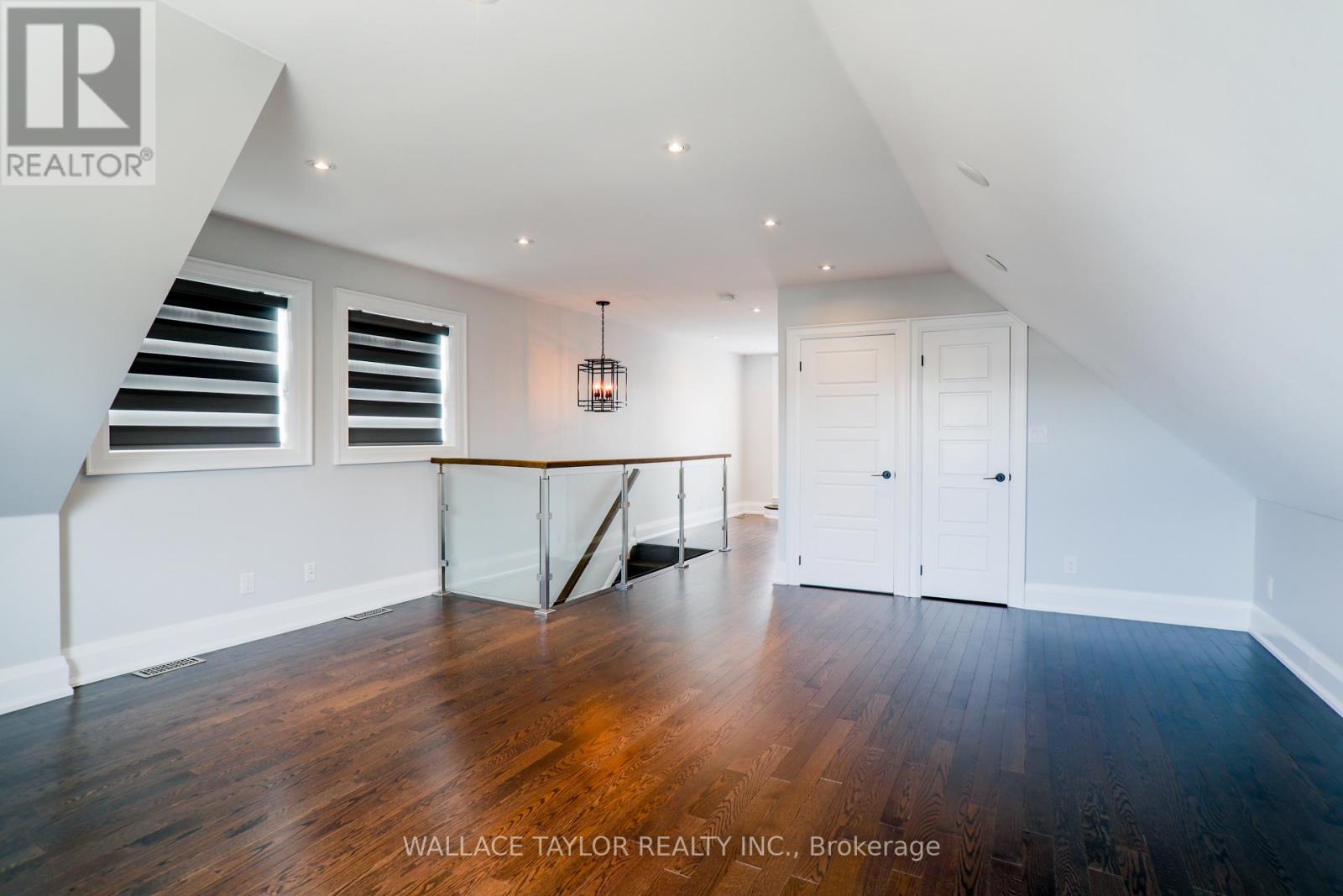 Upper - 148 Carlaw Avenue, Toronto, Ontario  M4M 2R9 - Photo 18 - E13228024