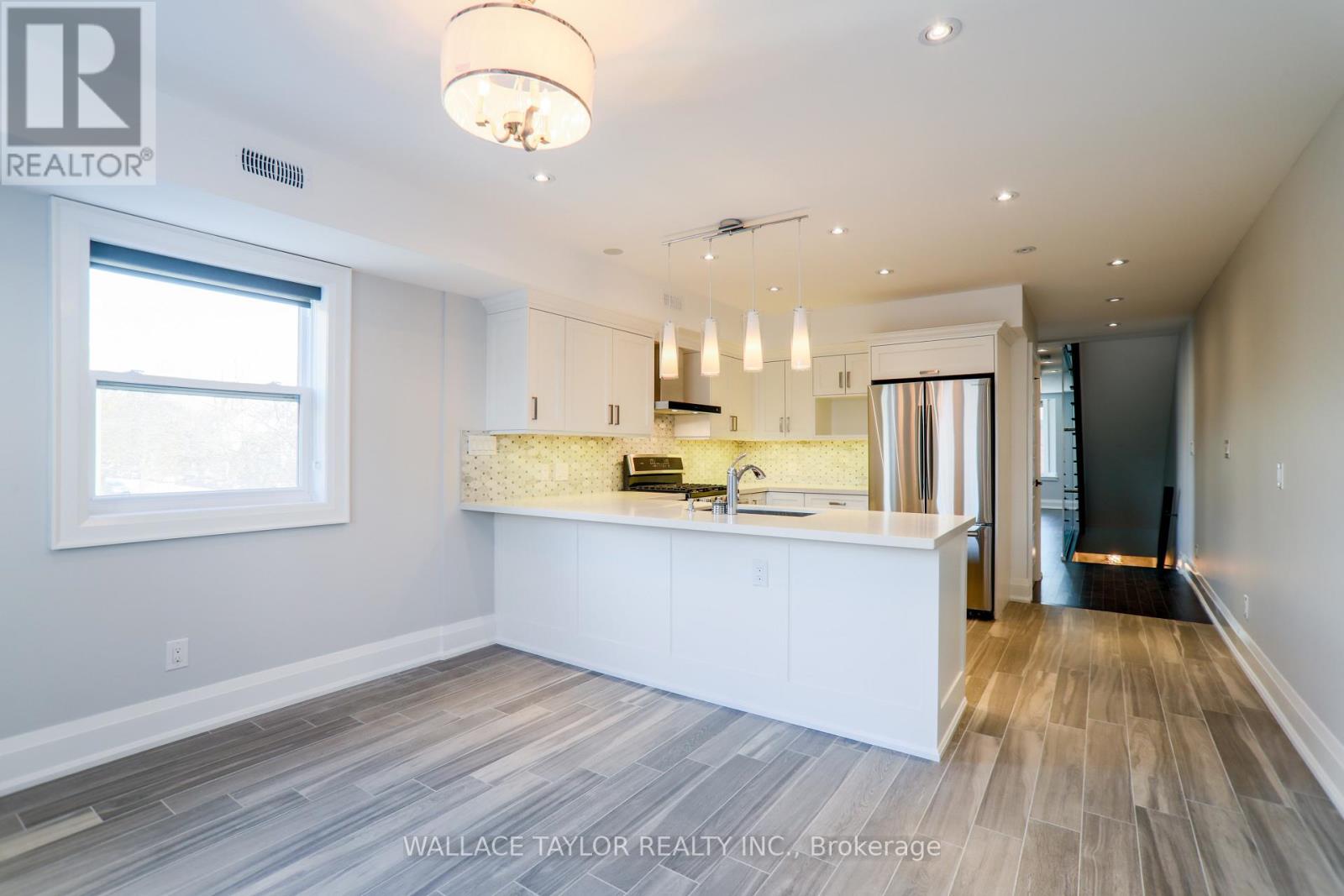 Upper - 148 Carlaw Avenue, Toronto, Ontario  M4M 2R9 - Photo 5 - E13228024