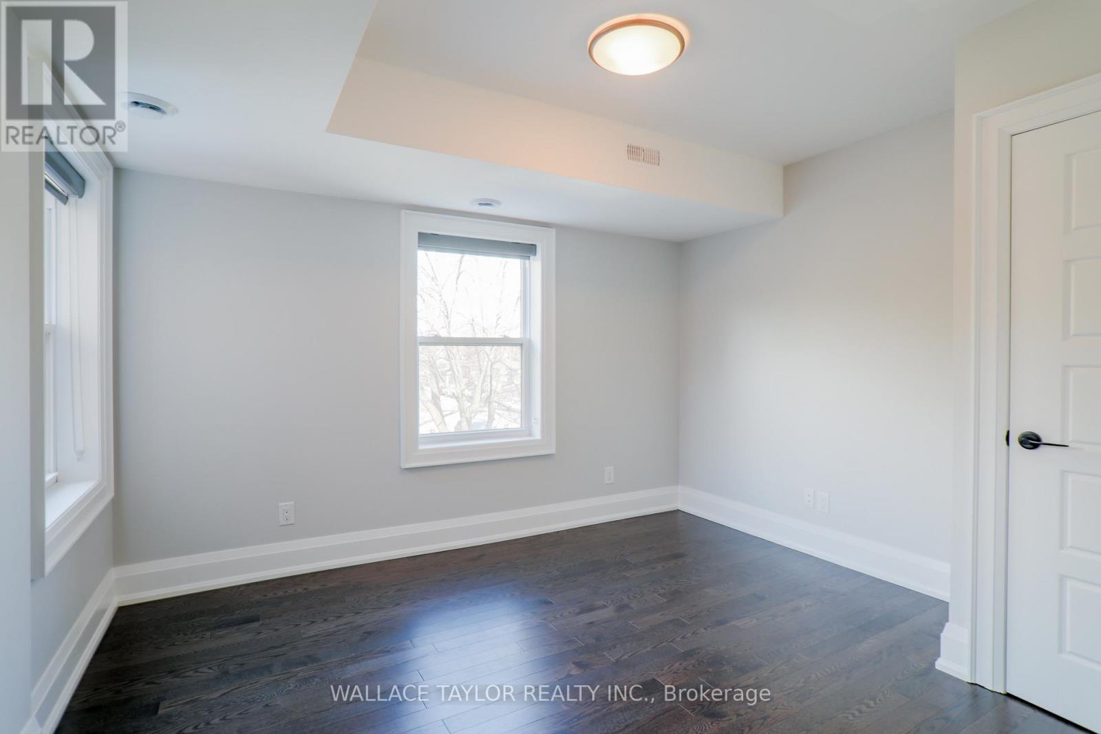 Upper - 148 Carlaw Avenue, Toronto, Ontario  M4M 2R9 - Photo 9 - E13228024