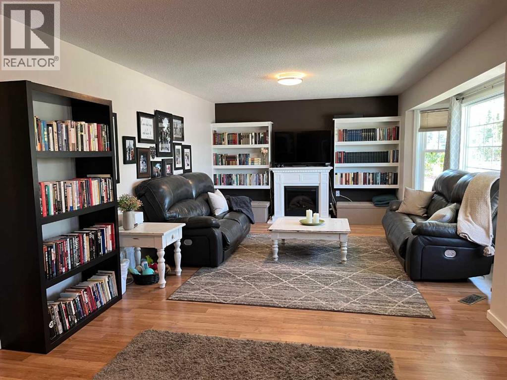 235s 50  W, Raymond, Alberta  T0K 2S0 - Photo 2 - A2314508