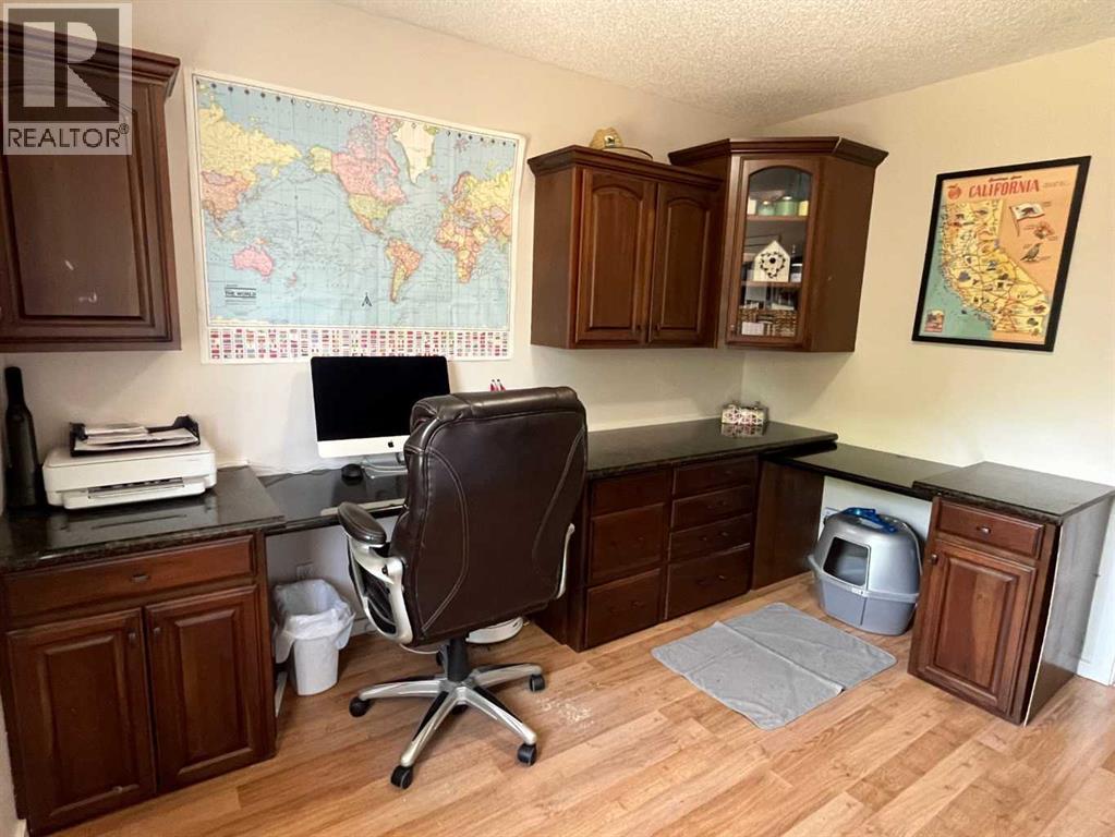 235s 50  W, Raymond, Alberta  T0K 2S0 - Photo 12 - A2314508