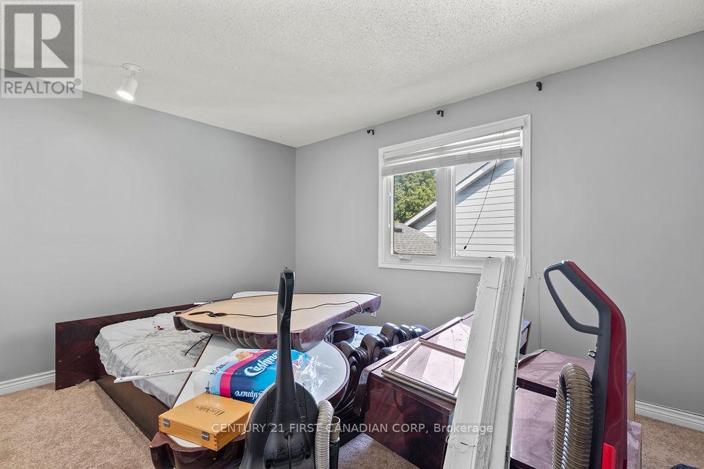 106 Pine Valley Drive W, London South, Ontario  N6J 4L9 - Photo 33 - X13228436