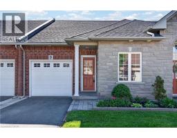 9 MANITOULIN Trail, Glanbrook, Ontario