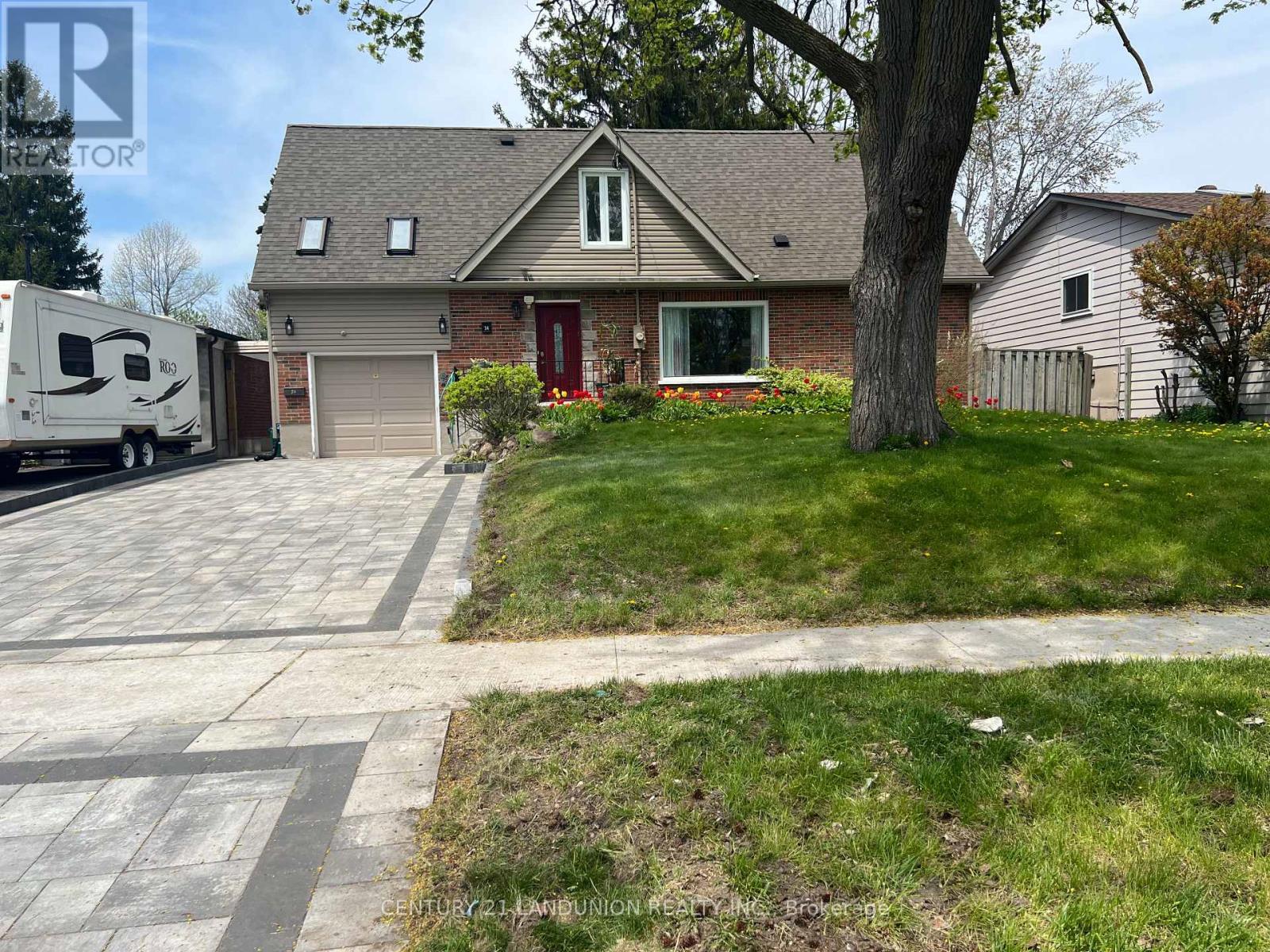 34 GRASSMERE COURT, Oshawa, Ontario