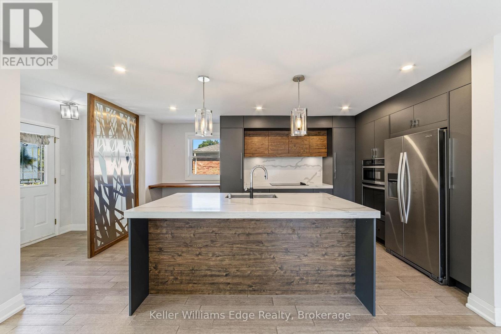 Upper - 2300 Wagner Crescent, Burlington, Ontario  L7R 1S9 - Photo 1 - W13228174