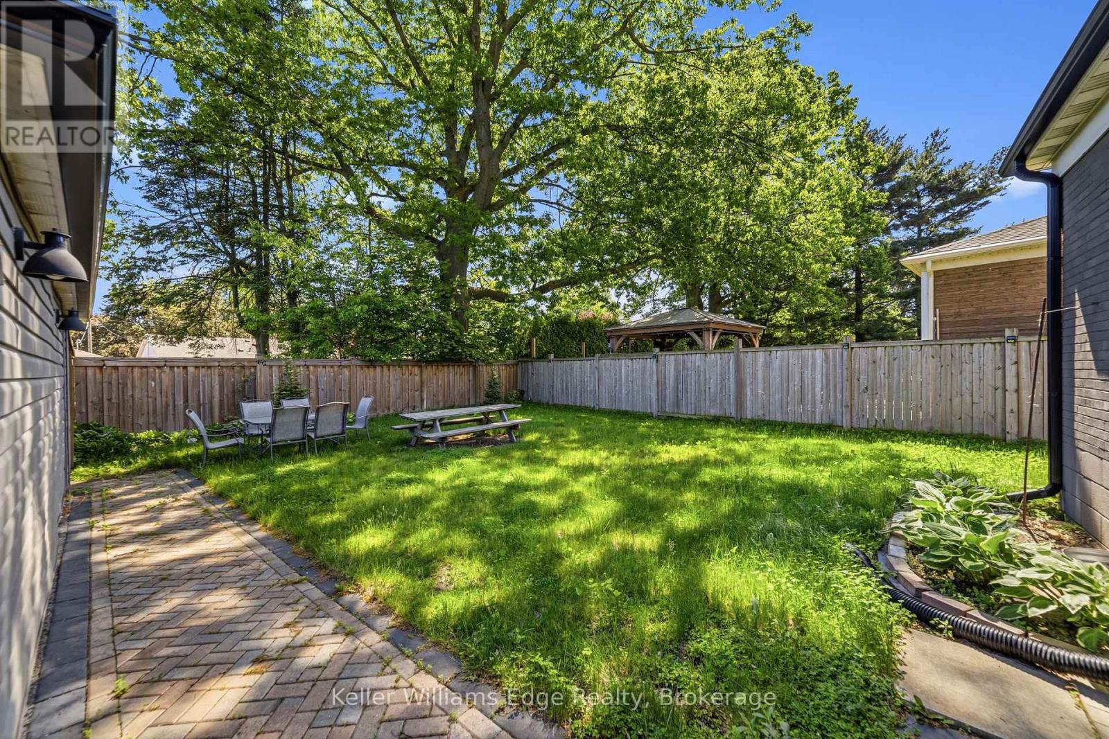 Upper - 2300 Wagner Crescent, Burlington, Ontario  L7R 1S9 - Photo 18 - W13228174