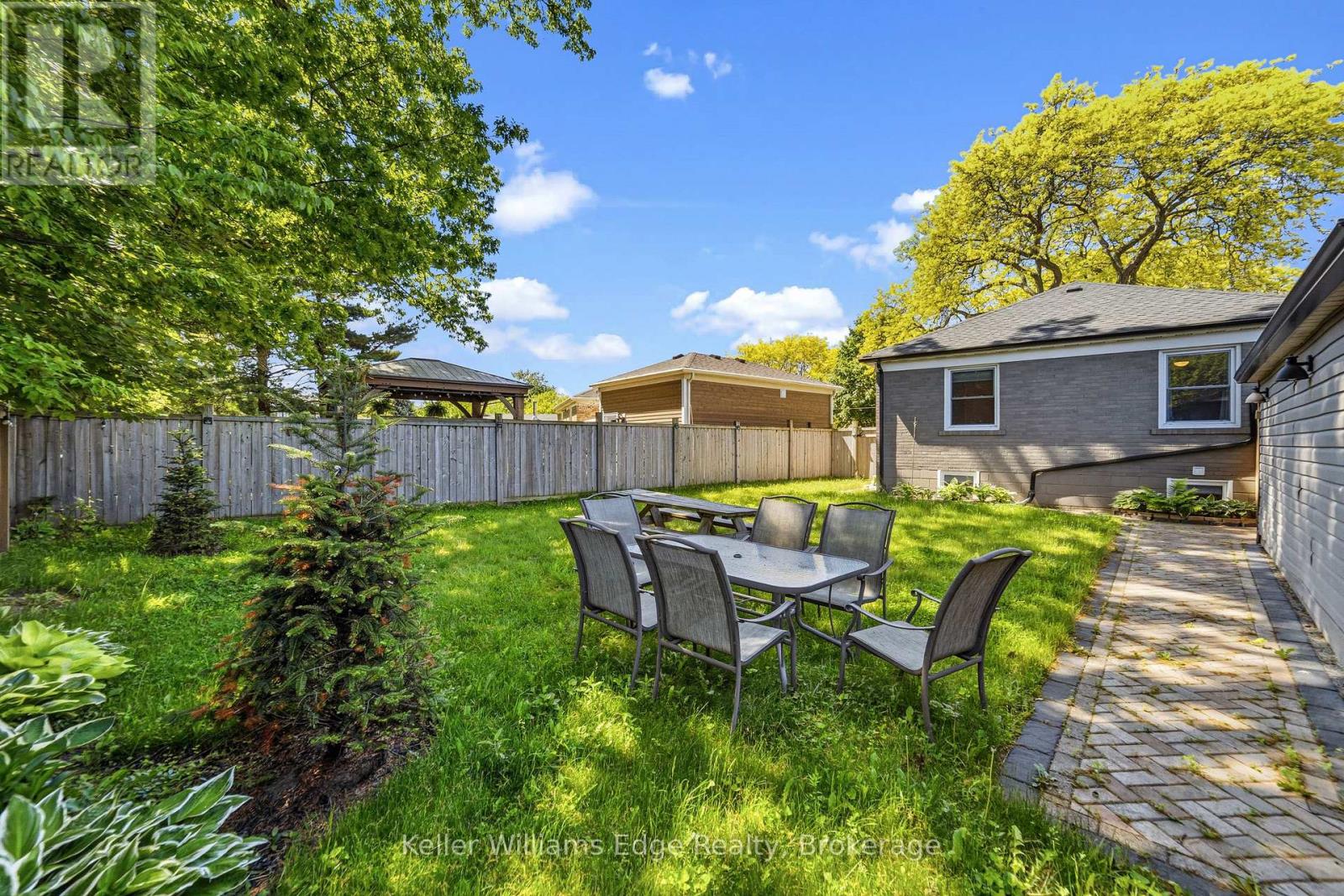 Upper - 2300 Wagner Crescent, Burlington, Ontario  L7R 1S9 - Photo 19 - W13228174