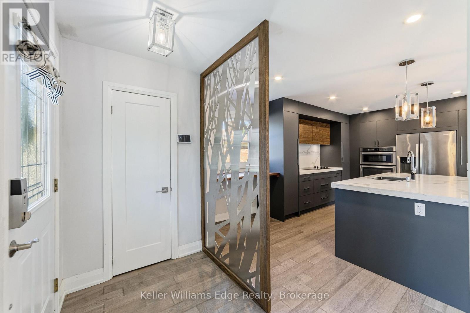 Upper - 2300 Wagner Crescent, Burlington, Ontario  L7R 1S9 - Photo 4 - W13228174