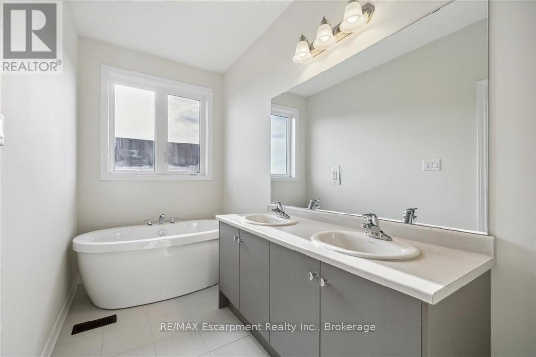 1396 National Common, Burlington, Ontario  L7P 0V6 - Photo 22 - W13228190