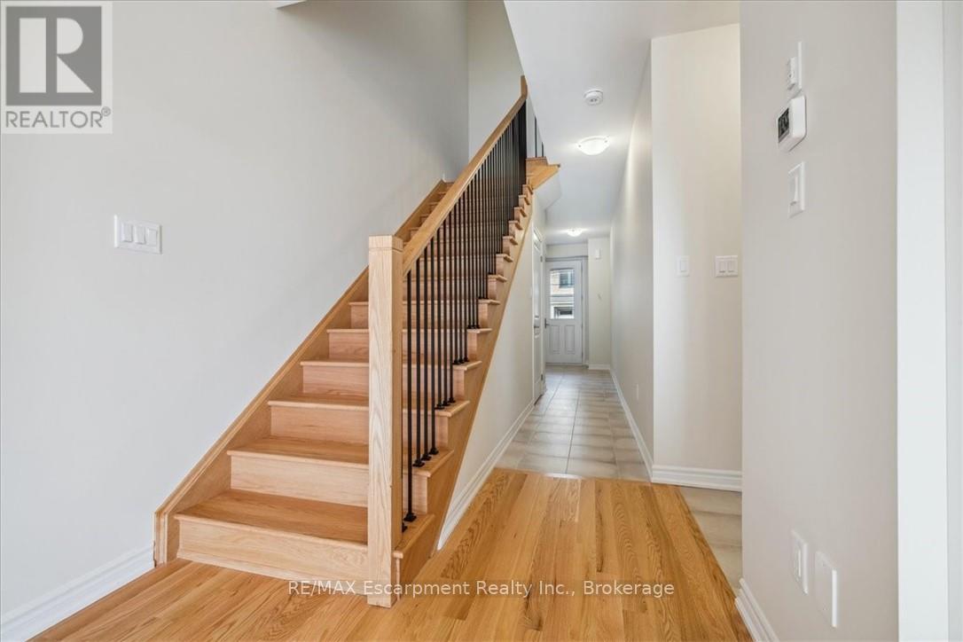 1396 National Common, Burlington, Ontario  L7P 0V6 - Photo 3 - W13228190