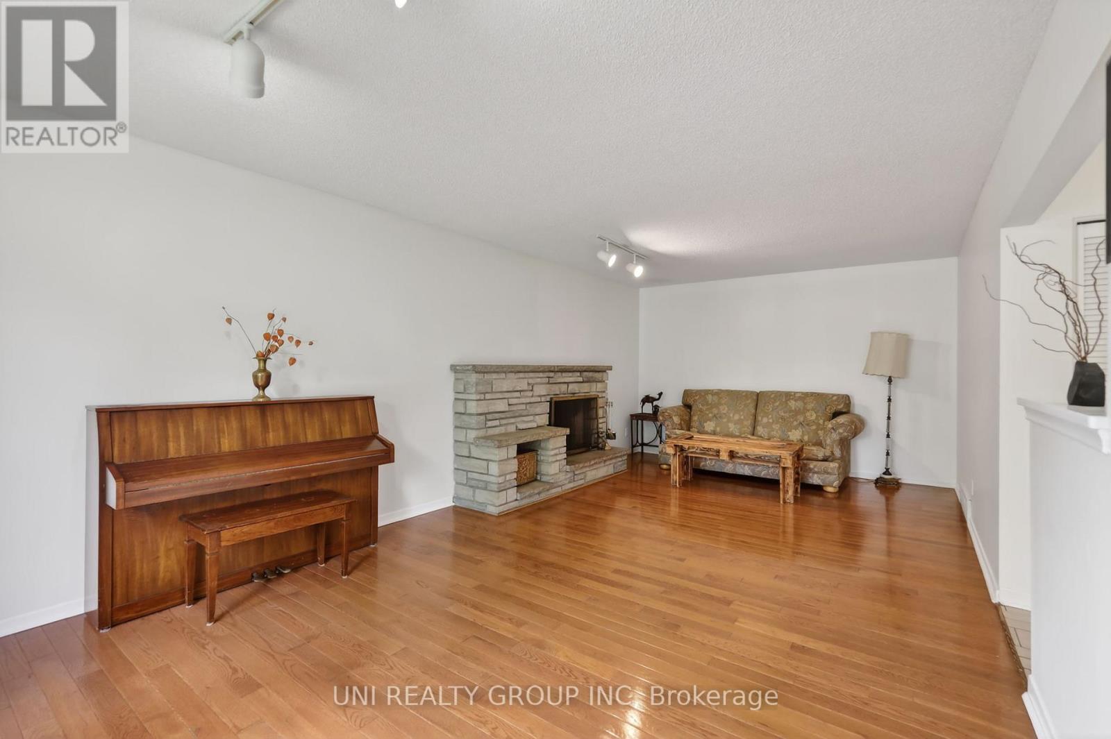 2554 Egan Road, Ottawa, Ontario K1V 8N1 - Photo 6 - X13228406