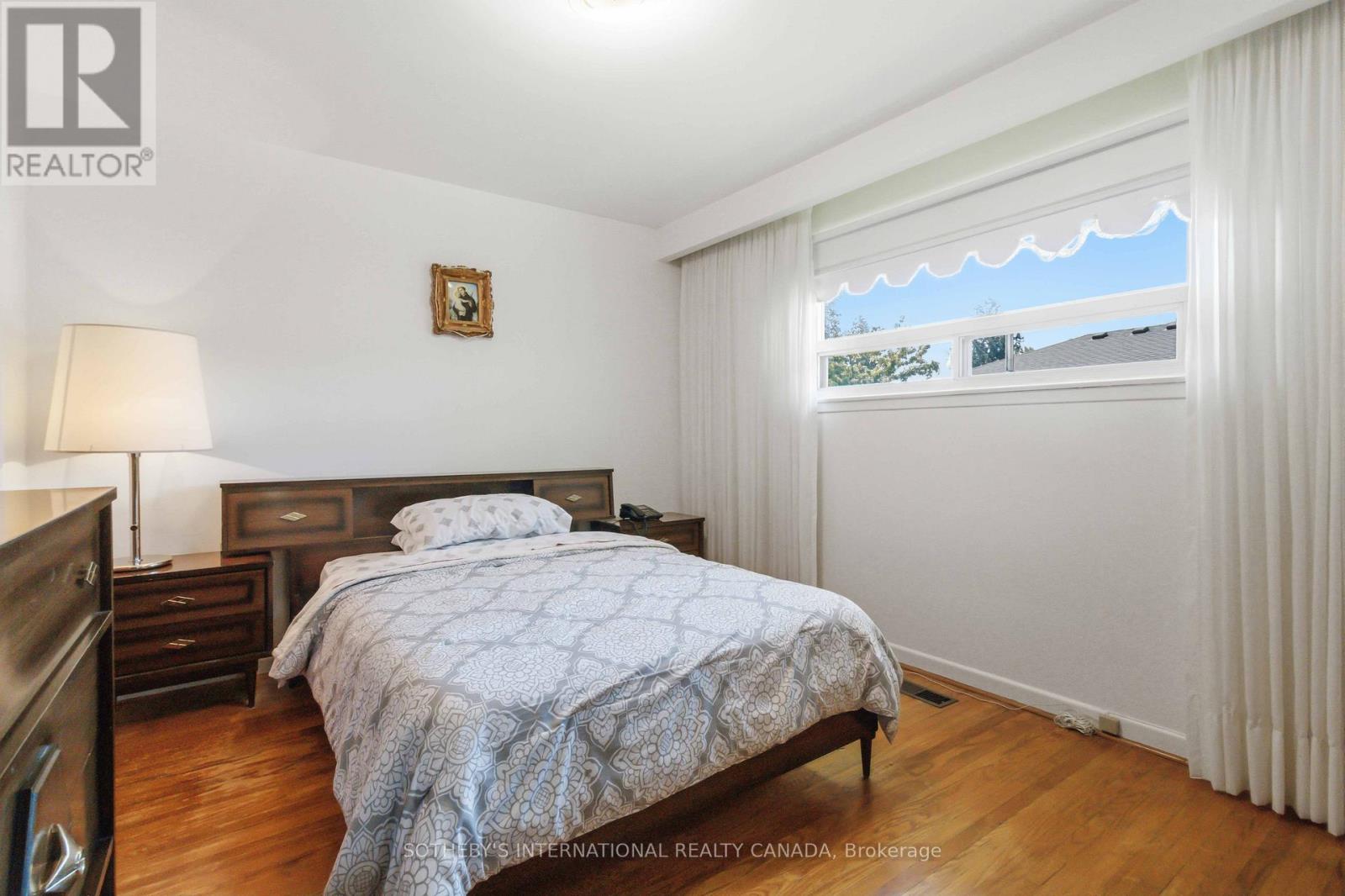 11 Pagoda Place, Toronto, Ontario  M9V 2V2 - Photo 10 - W13227920