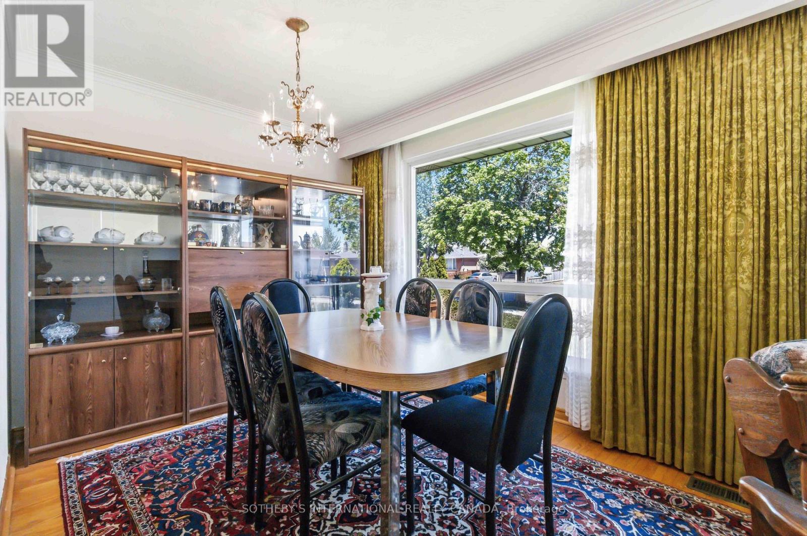 11 Pagoda Place, Toronto, Ontario  M9V 2V2 - Photo 8 - W13227920